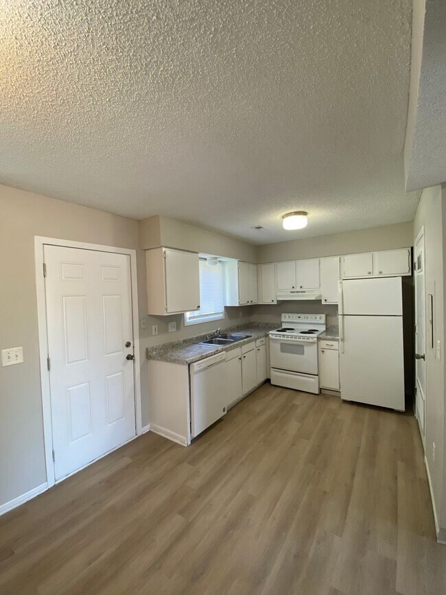 Photo - 1630 Pleasant View Dr Unit 1630 E Pleasant View Drive