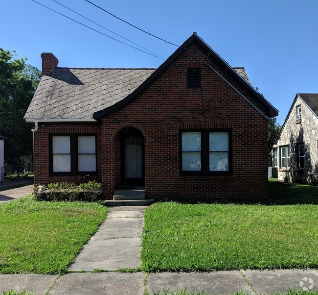 Building Photo - 2665 North St Rental