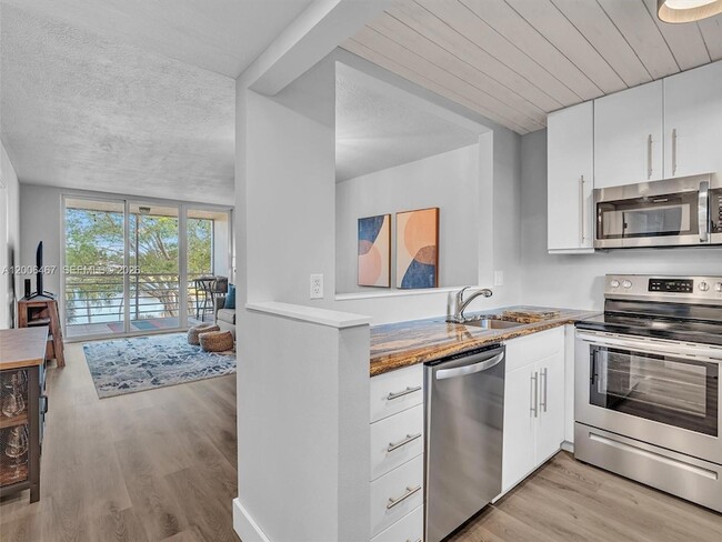 Photo - 9340 Lagoon Pl Unit 303