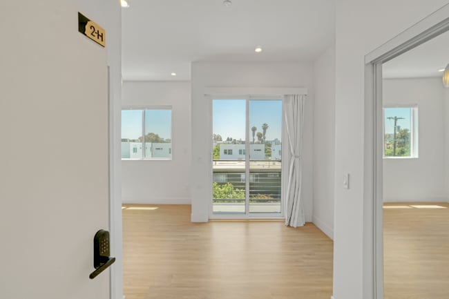 Building Photo - 4800-4802 S Slauson Ave Rental