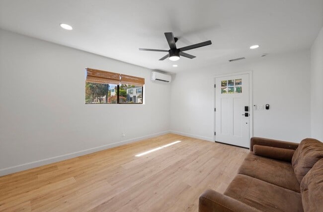 Photo - 1 Bedroom 1 Bathroom Studio in Pacific Beach.