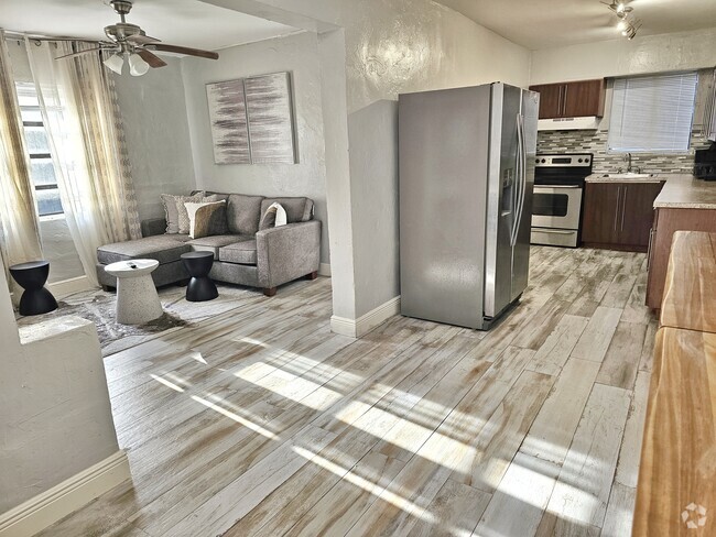 Building Photo - 6115 SW 38th St Rental