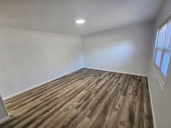 Photo - 2BD/1BA Unit in Newton! Unit 714