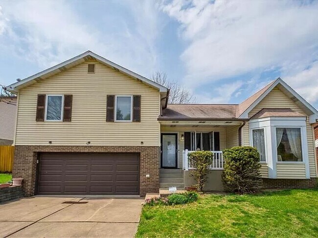 3 Bedroom Single Family Home in Pittsburgh - 3 Bedroom Single Family Home in Pittsburgh