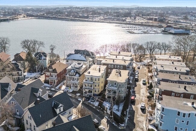 Building Photo - 185 Savin Hill Ave Unit 3