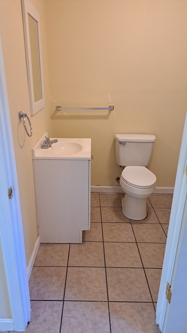 bathroom - 32 Overlock Unit Apt C3