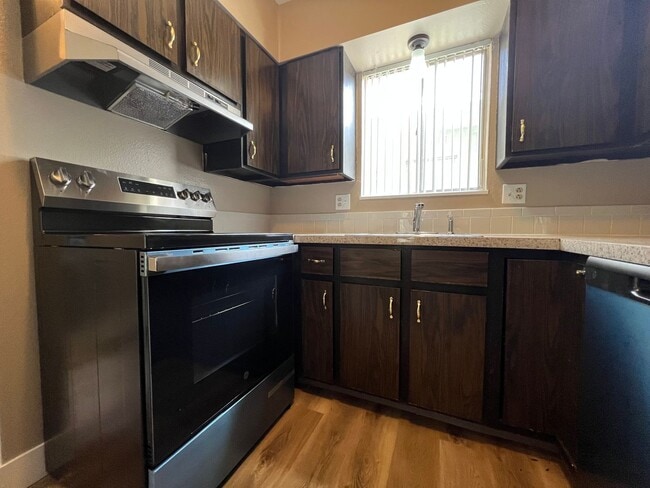 Photo - Renovated 2 Bedroom 1 Bathroom Unit!