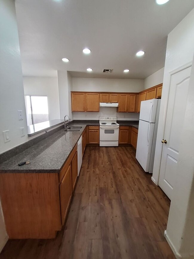 Photo - Tolleson 4 Bedroom