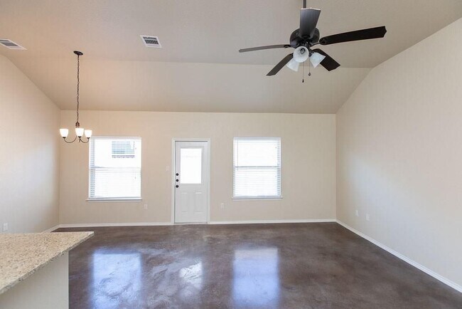 Photo - 189 Joanne Lp