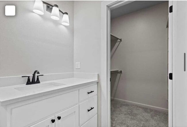 Photo - 423 S Wyandotte Ave