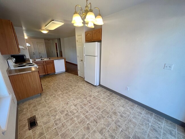 Photo - 1290 Clearsprings Dr