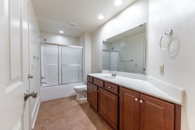 Photo - Apartment 10F Unit Flag Factory - 10F