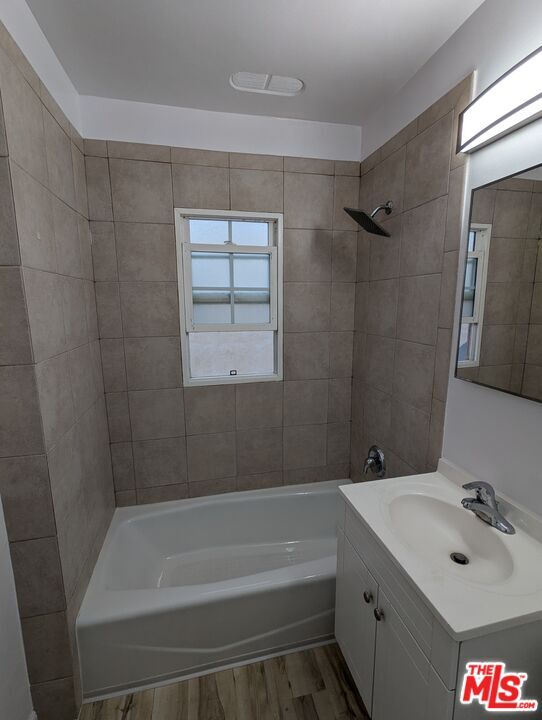 1723 1/27920 1/2 S New Hampshire Ave Condo Condo for Rent in Los