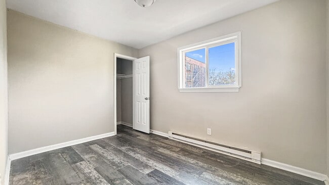 121 W 32nd St Apartments