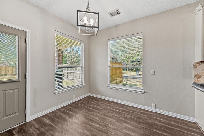 Photo - 7302 Maple Run Dr