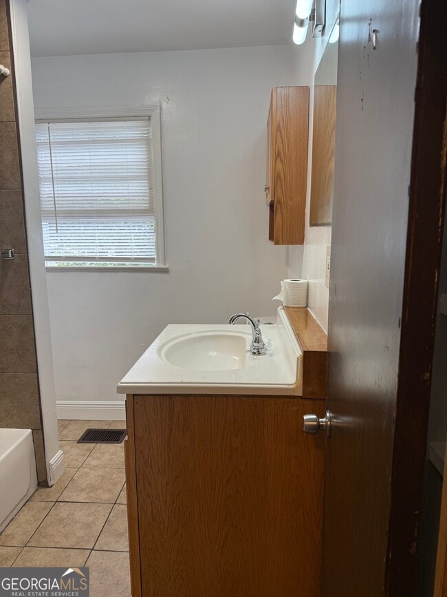 Photo - 2828 Waters Dr SW