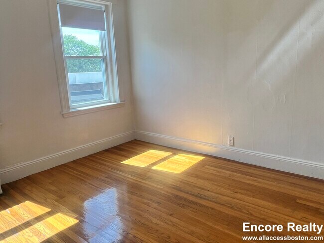 Photo - 8 Egremont Rd Unit 10