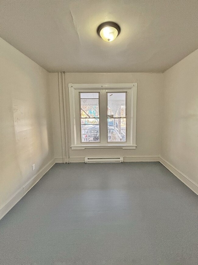 Photo - 422 W Allen St Unit 1