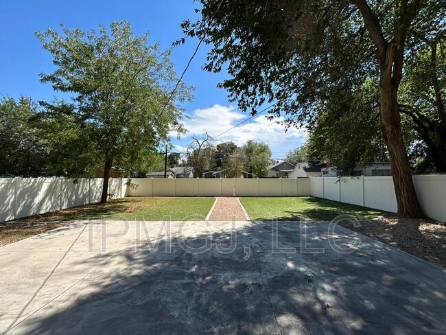 Photo - 935 Teller Ave