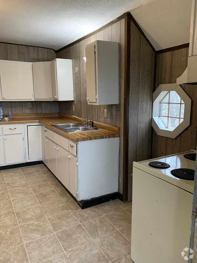 Building Photo - 452 N Franklin St Unit Upper Rental
