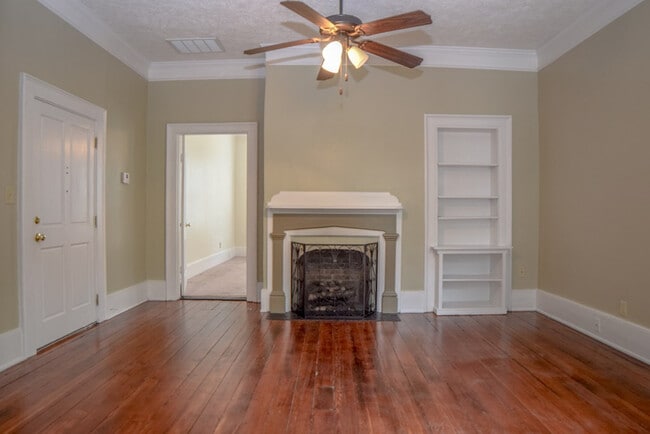 105 Florence St NW Unit 201
