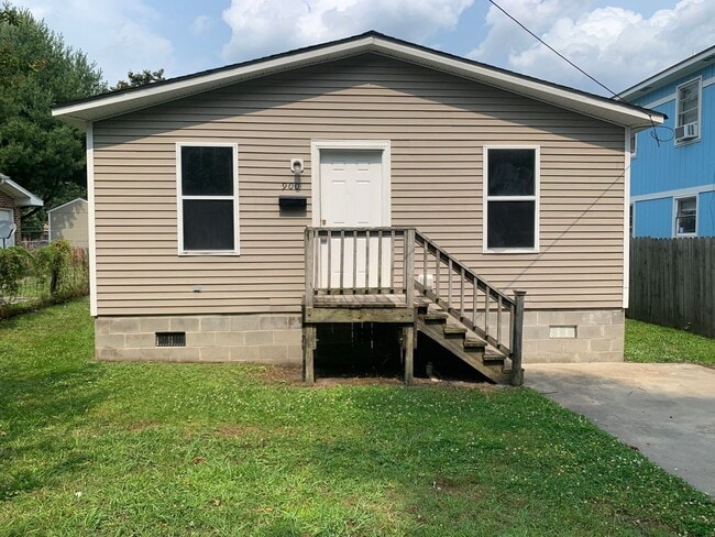 900 Cale St