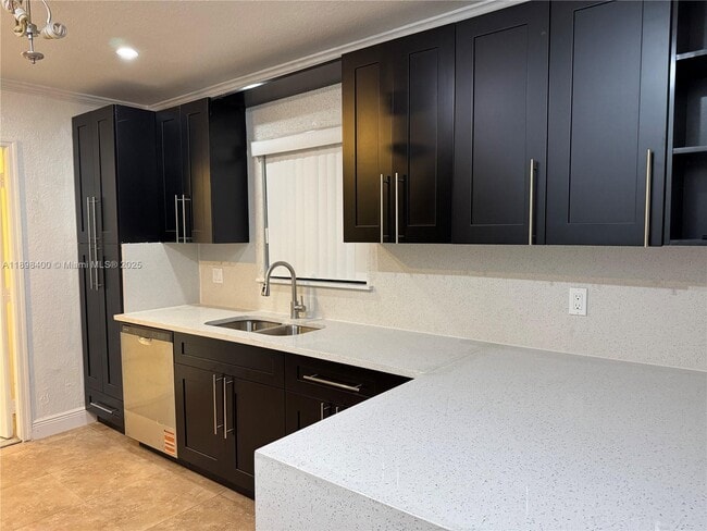 Photo - 470 NE 127th St