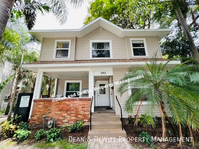 Building Photo - 742 7th Ave N Unit 1