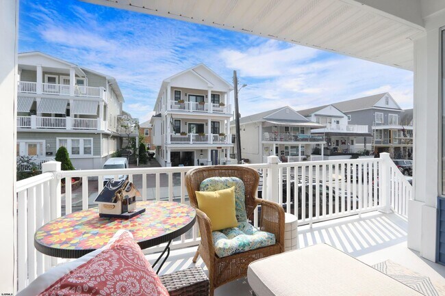 Photo - 10 S Troy Ave Unit Upstairs