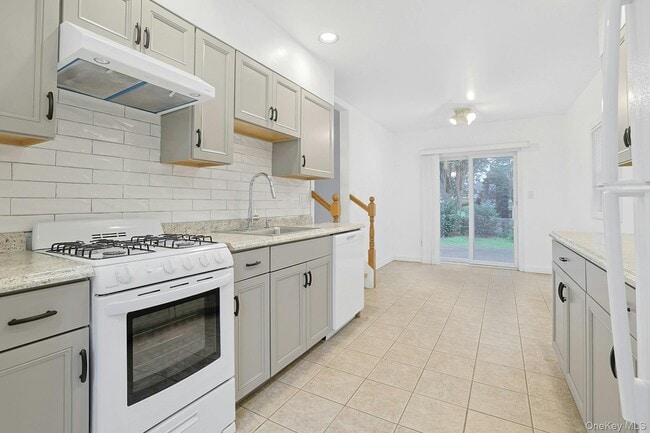 Photo - 27 Leroy Ave