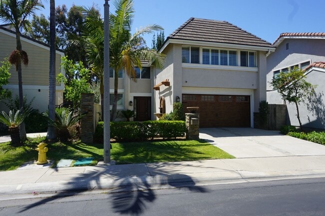 Building Photo - Stunning 4 Bedroom 2.5 Bath Home with Offi...