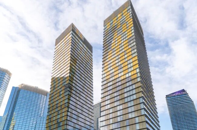 Photo - BEAUTIFULLY FURNISHED, MOVE-IN READY HIGH-RISE CONDO WITH STUNNING VIEWS!