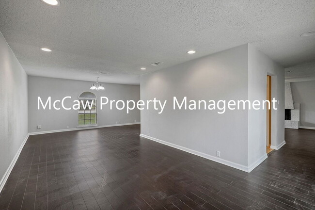 Photo - 1736 Brown Trail