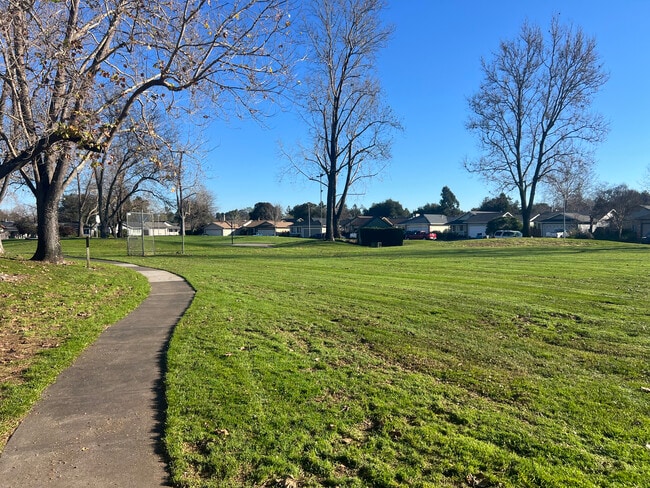 Photo - 1056 Peggotty Pl