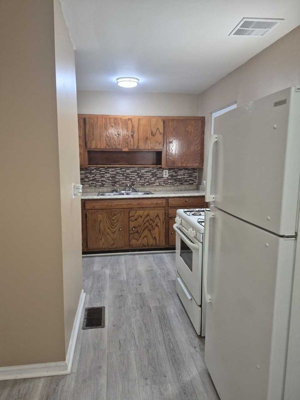 1995 Phillips Dr SE