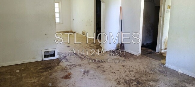 5257 Alcott Ave