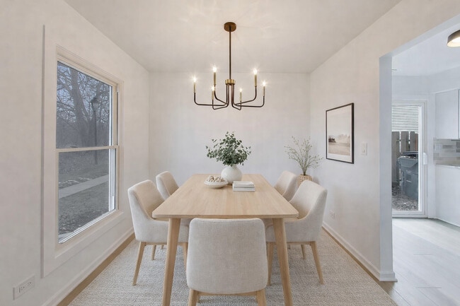 Photo - 1834 Jamestown Cir