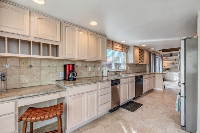 Photo - Fully Furnished Reno Retreat – Utilities Included & Flexible Lease Terms
