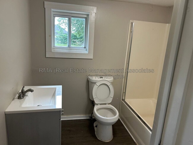 Photo - 132 Peachtree St