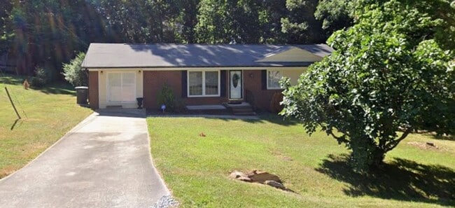 Building Photo - BEAUTIFUL 3 BED 2 BATH HOME WITH BASEMENT ...