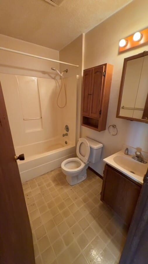 Photo - 124 N Broadway St Unidad 301