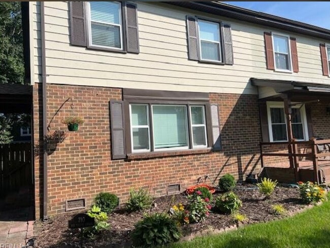 Photo - 710 Sir Walter Cir Townhome