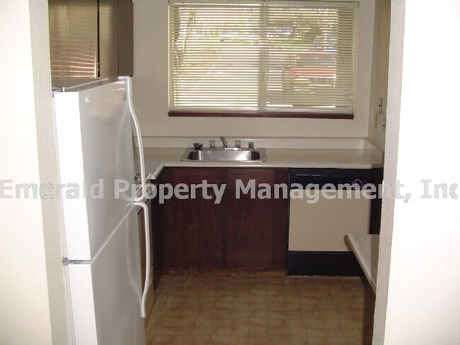 Photo - Beautiful Southeast Eugene hillside locati...