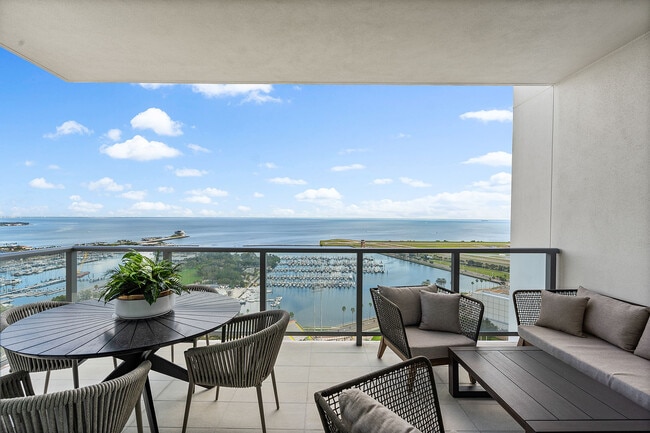 Building Photo - 301 1st St S