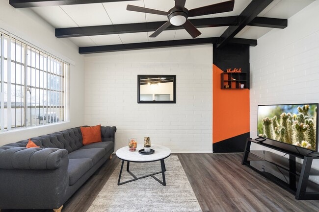 Photo - 9822 N 15th St