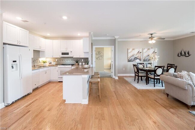 Photo - Freemason Harbour Unit 304