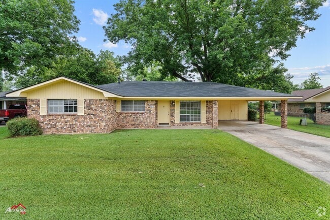 Building Photo - 2013 Ray Ave Rental