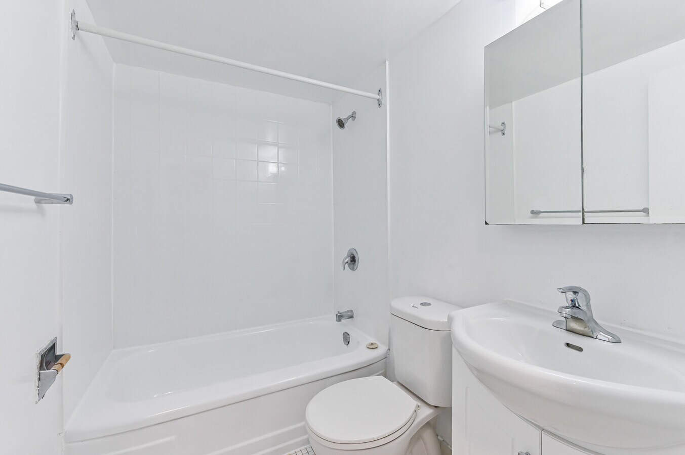 Photo - Davisville Tower Unit 00103