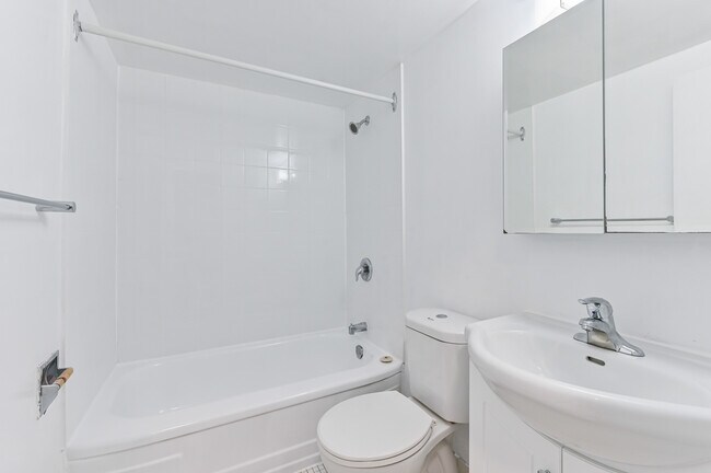 Photo - Davisville Tower