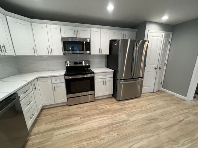 Photo - Awesome 3 bedroom 1.5 bath in Lower Macung...